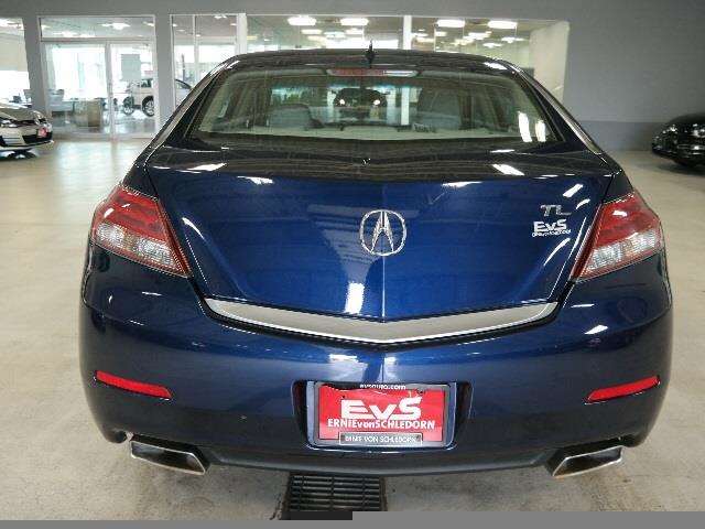 2017 Volkswagen Passat 1.8T R-Line 4dr Sedan